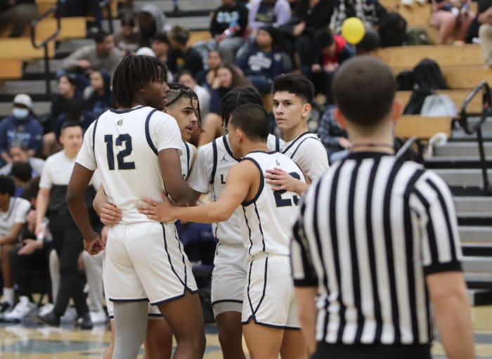 Deacon Toliver Los Osos feature by John Murphy Jan. 20 2023 Turkey Day Game 2022 Ernie Abrea Noy Nov 24 2022 20000101_0181